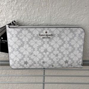 NWT KATE SPADE Medium Zip Wristlet Flower Star in Platinum Gray